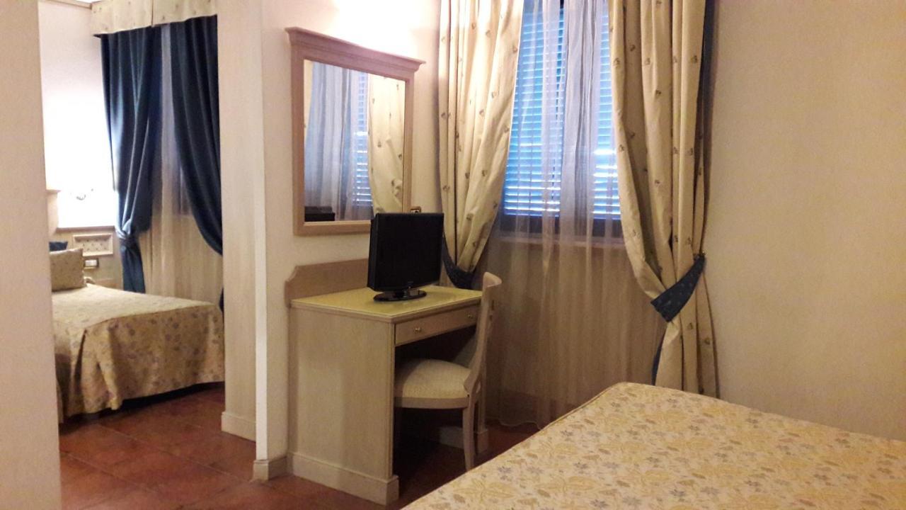 Hotel Quadrifoglio By Mancini Rome Exterior photo