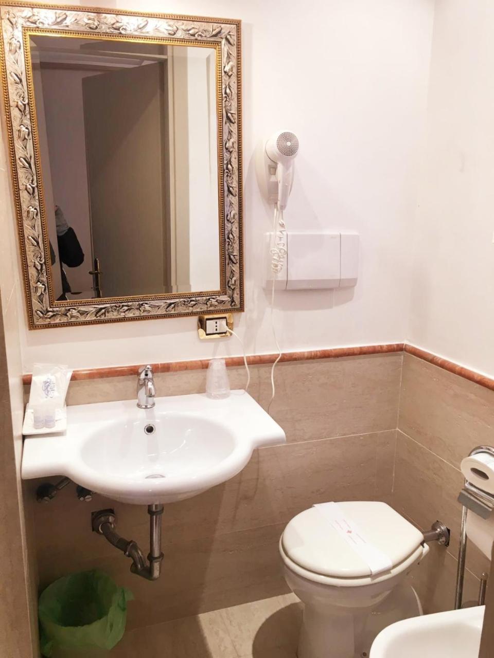 Hotel Quadrifoglio By Mancini Rome Exterior photo