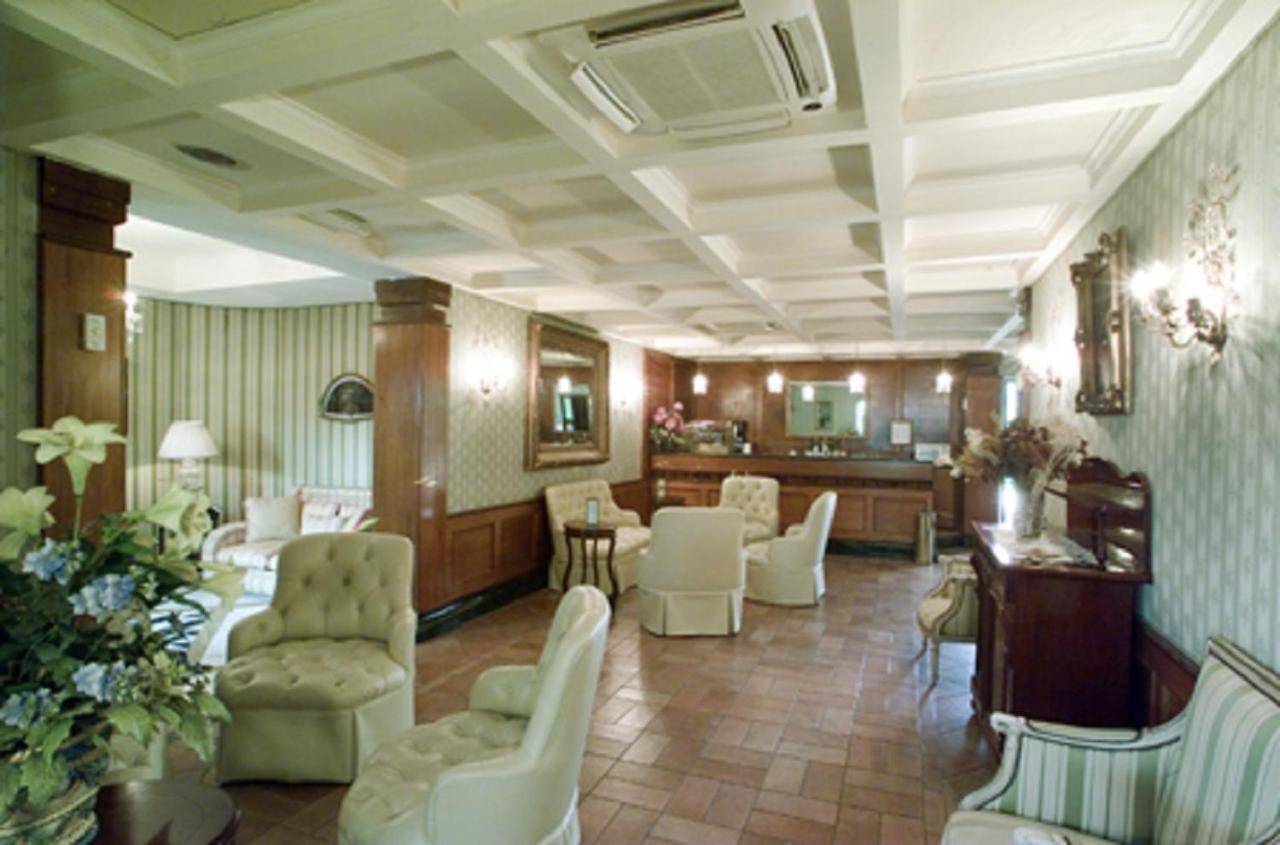 Hotel Quadrifoglio By Mancini Rome Exterior photo